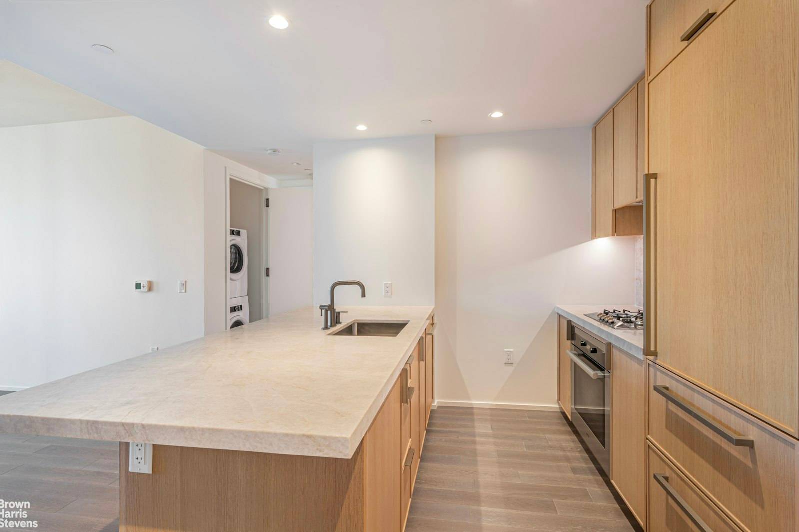 BRAND NEW 831SQ. FT. CONDO NEVER LIVED IN !