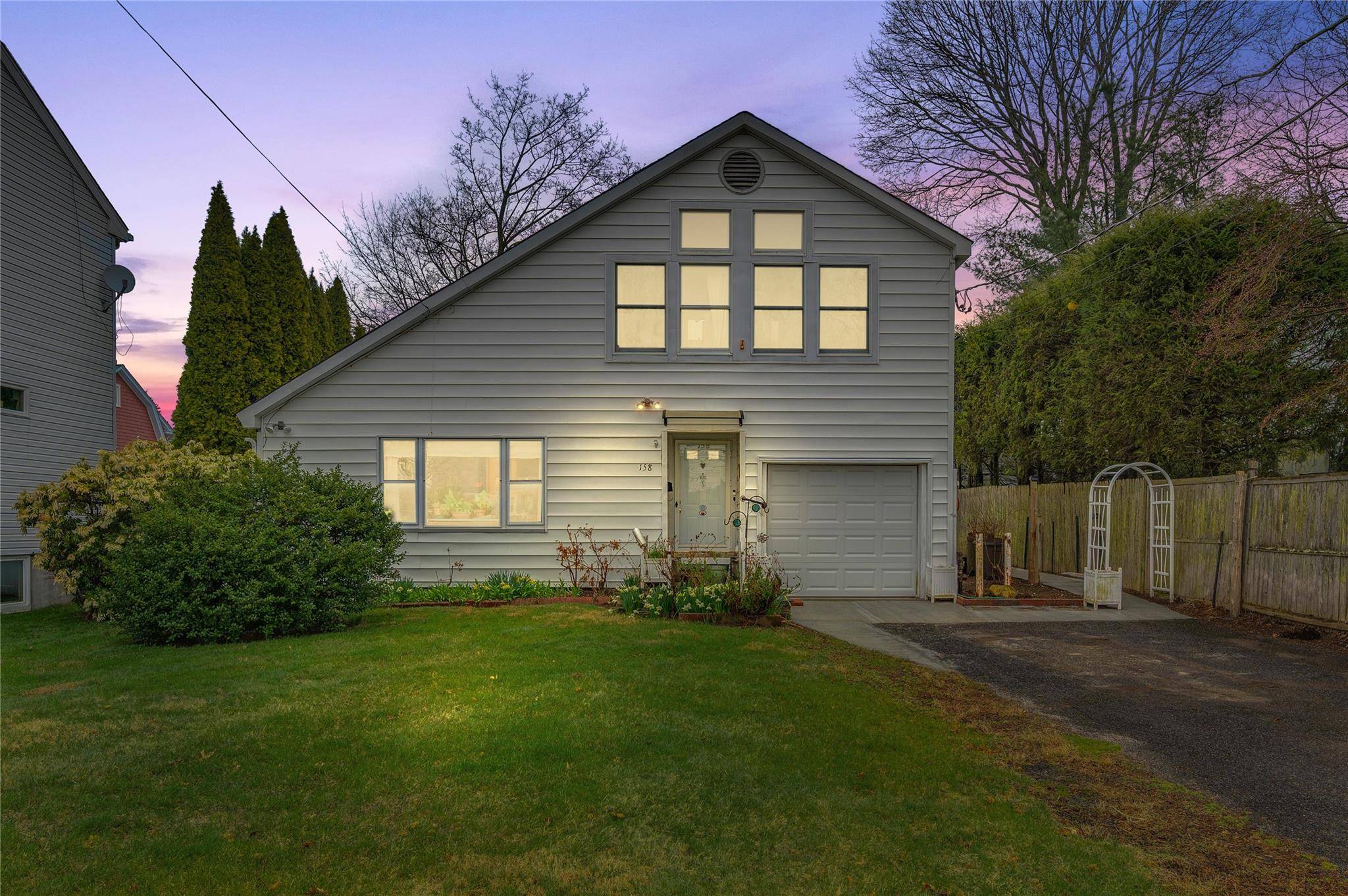 Charming amp ; Historic Home in the Sought After Highlands of White Plains.