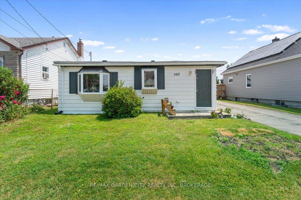 Why rent when you can have the opportunity to buy this cozy bungalow situated in a beautiful quiet neighborhood.