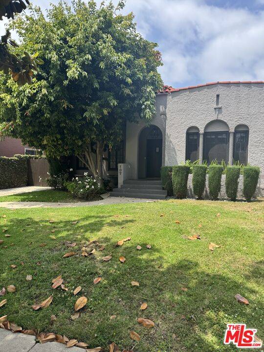 107  S Lucerne Blvd 3BR Mid Wilshire La