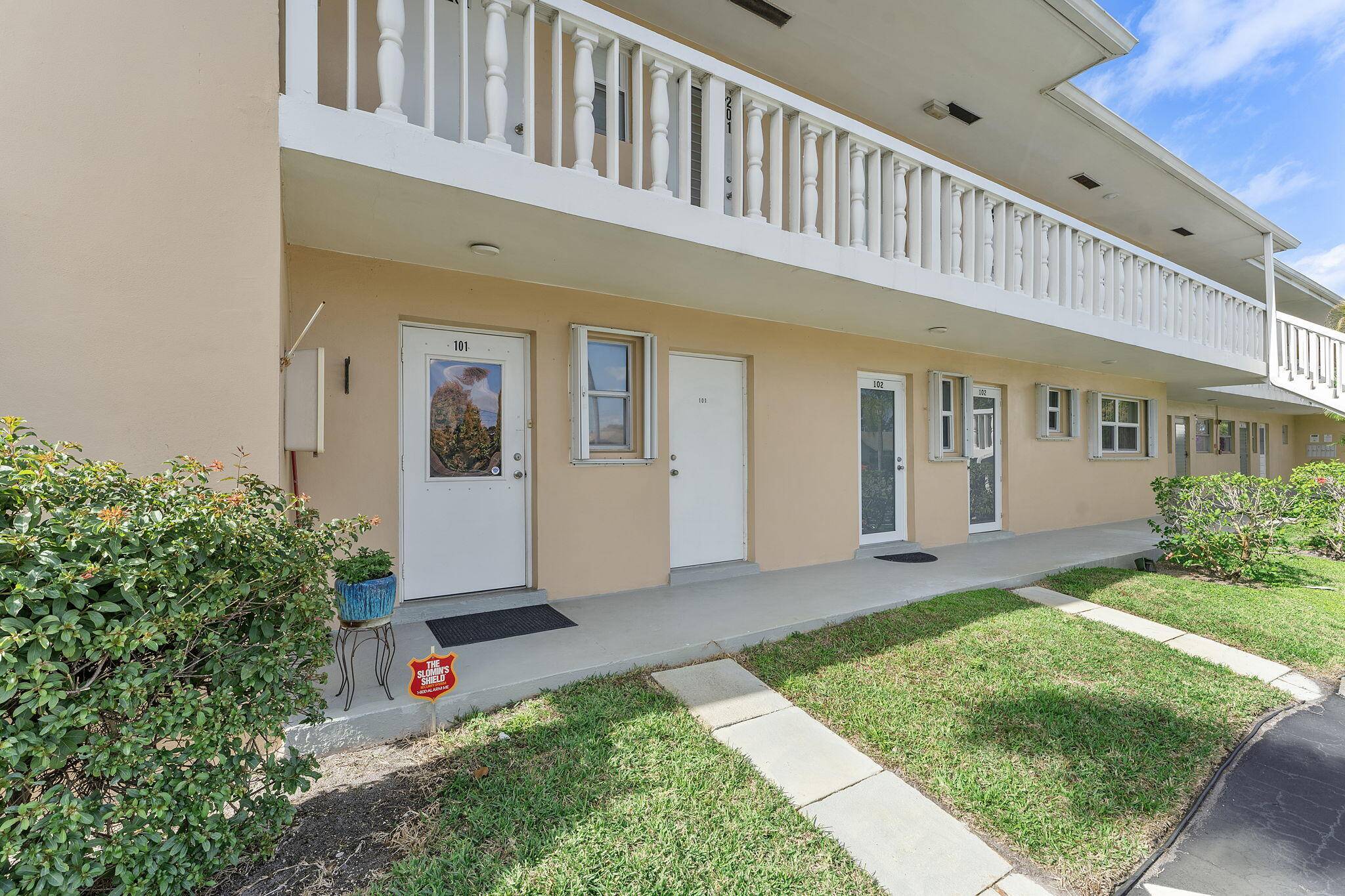 Discover your new home in this well maintained 2 bedroom, 2 bathroom condo, perfectly positioned as a corner unit on the first floor for maximum privacy and natural light.