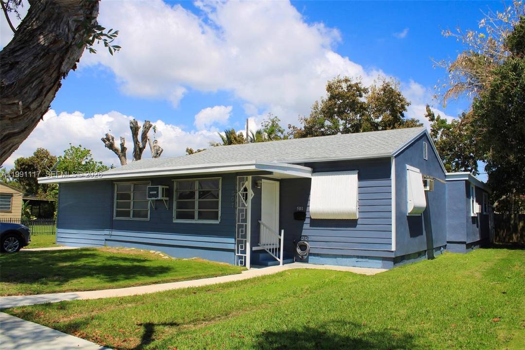 Beautiful and spacious property with incredible potential, ideally located in a highly desirable area between Miami Shores and Biscayne Park.