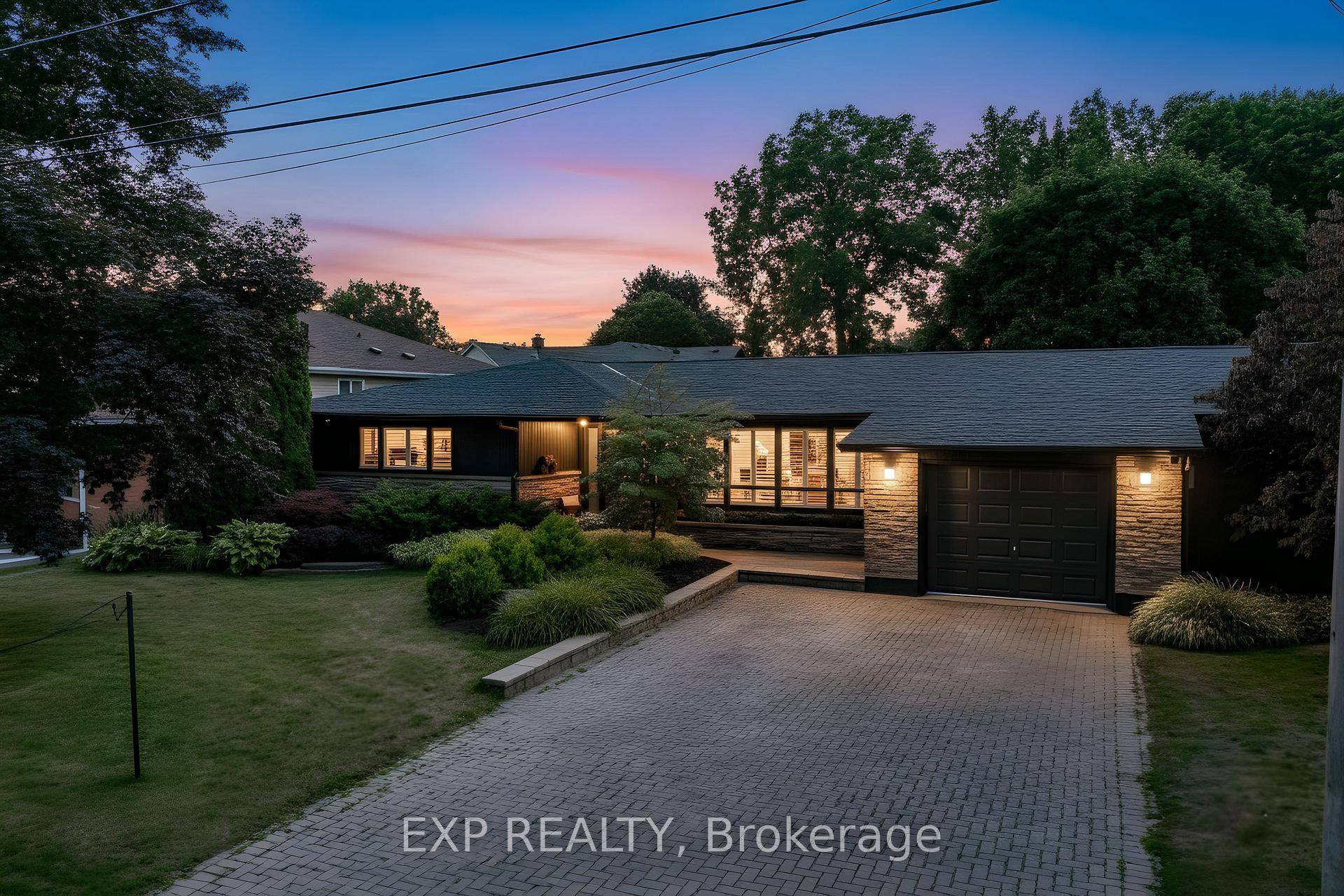 Welcome to this standout executive bungalow, ideally located in one of Niagara's most prestigious north end communities.