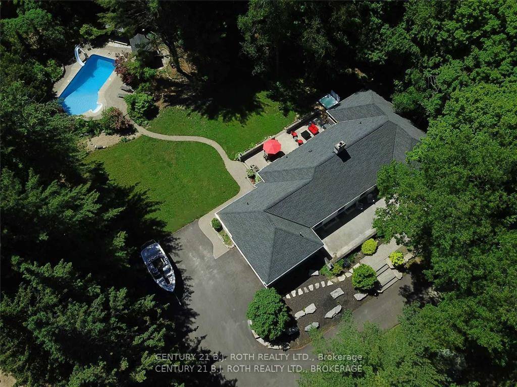 Beautiful Ranch Style Bungalow, Stunningly Finished Estate Treed Private Lot Over 2 Ac with a separate 1 bedroom unit that can be used for an in law suite, guest house ...