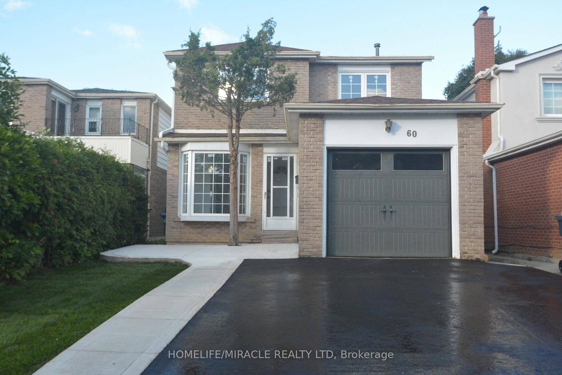 Stunning Home Backing onto Ravine !