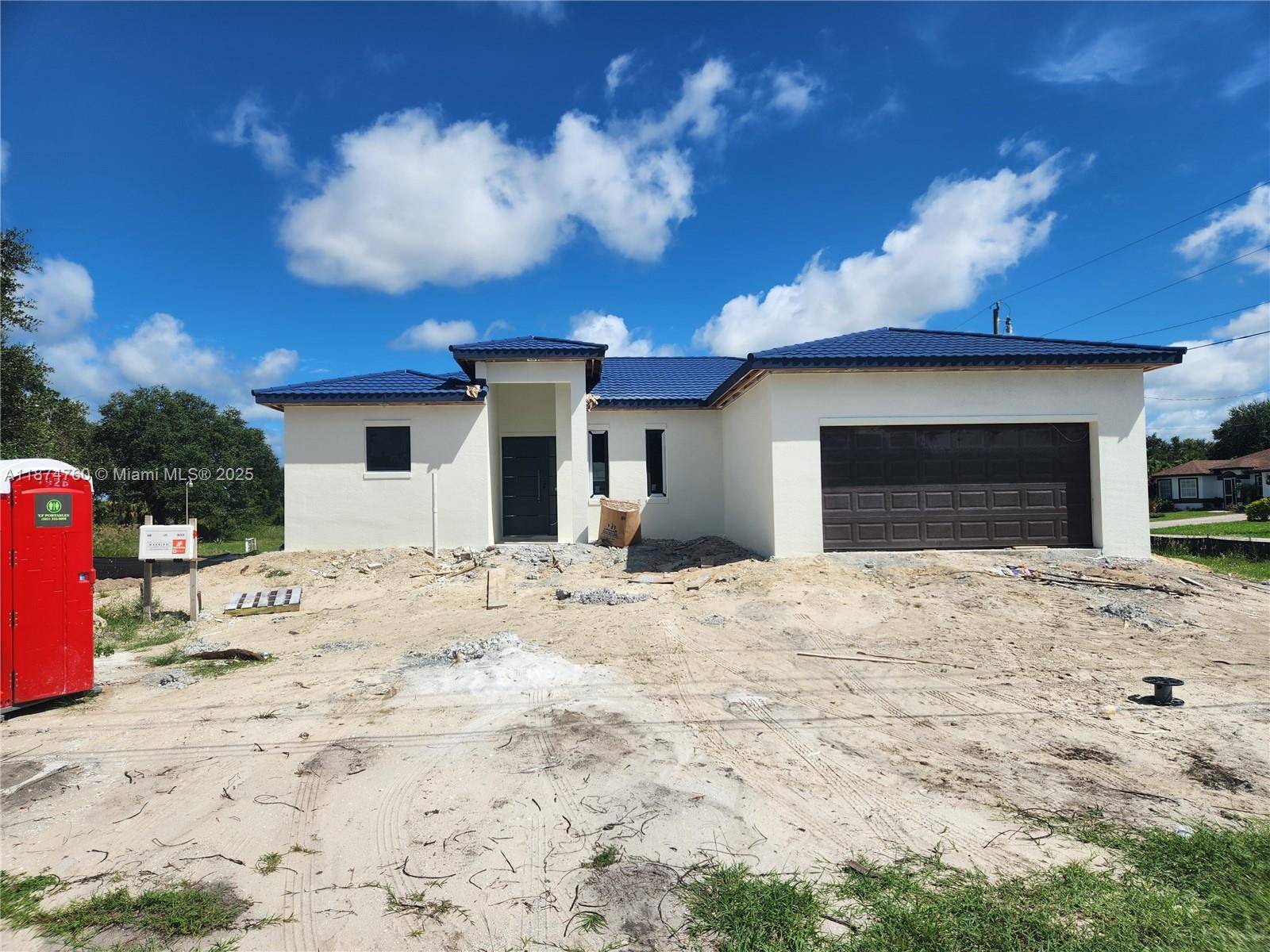 Looking for a new construction home in Lehigh Acres that blends cutting edge modern design with unmatched build quality ?