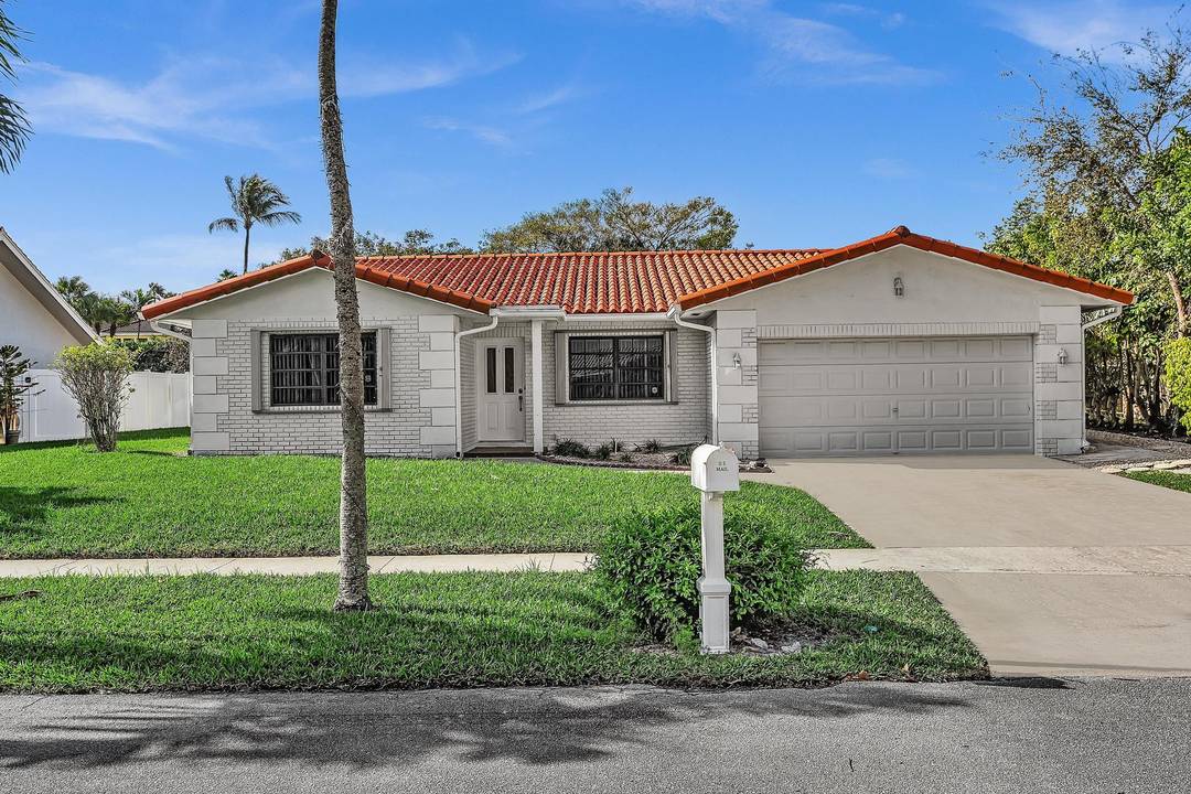 3 2 2 home in Greater Boca Raton.