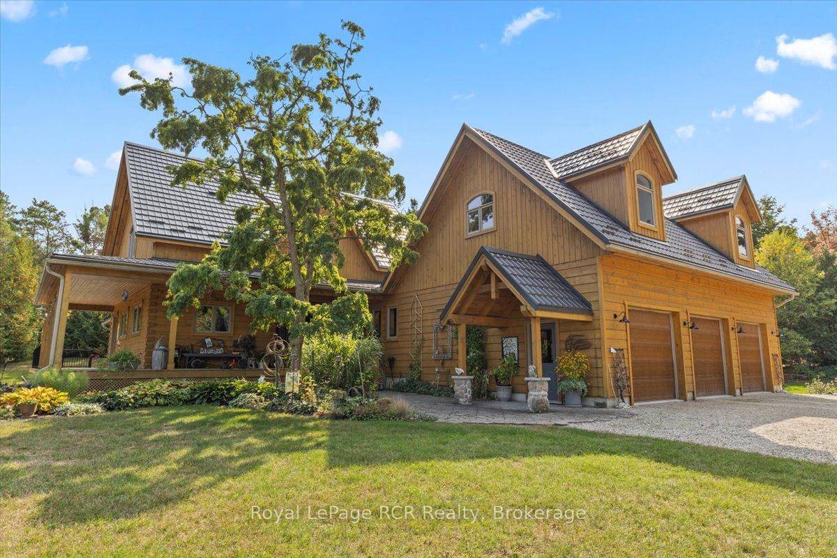 Luxury Country Retreat Nestled on a Peaceful, Private amp ; Lovingly Landscaped 9.