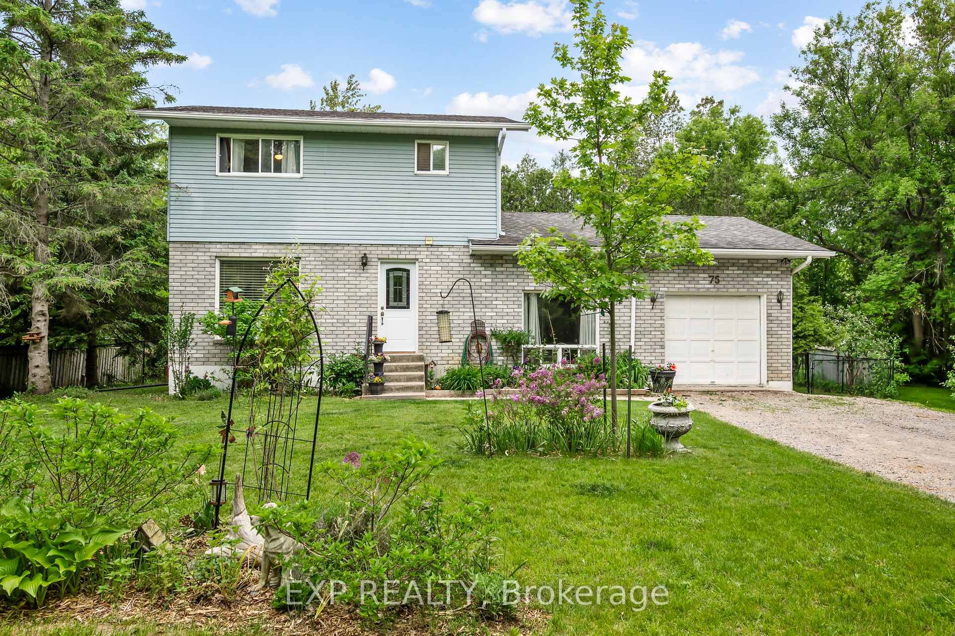 Spacious And Well Kept 4 Bedroom Home One Perfect For A Home Office With 2 Baths.