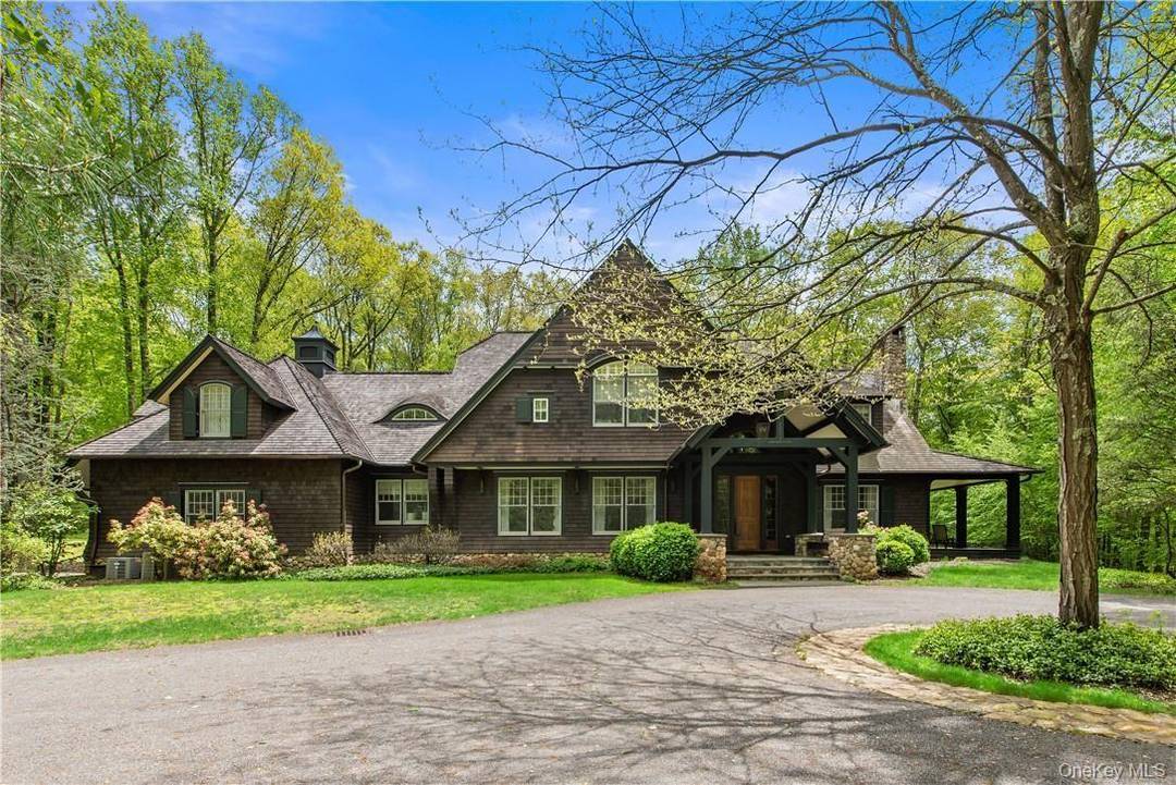 Spacious, impeccable, fully furnished shingle style home in gated Penwood.