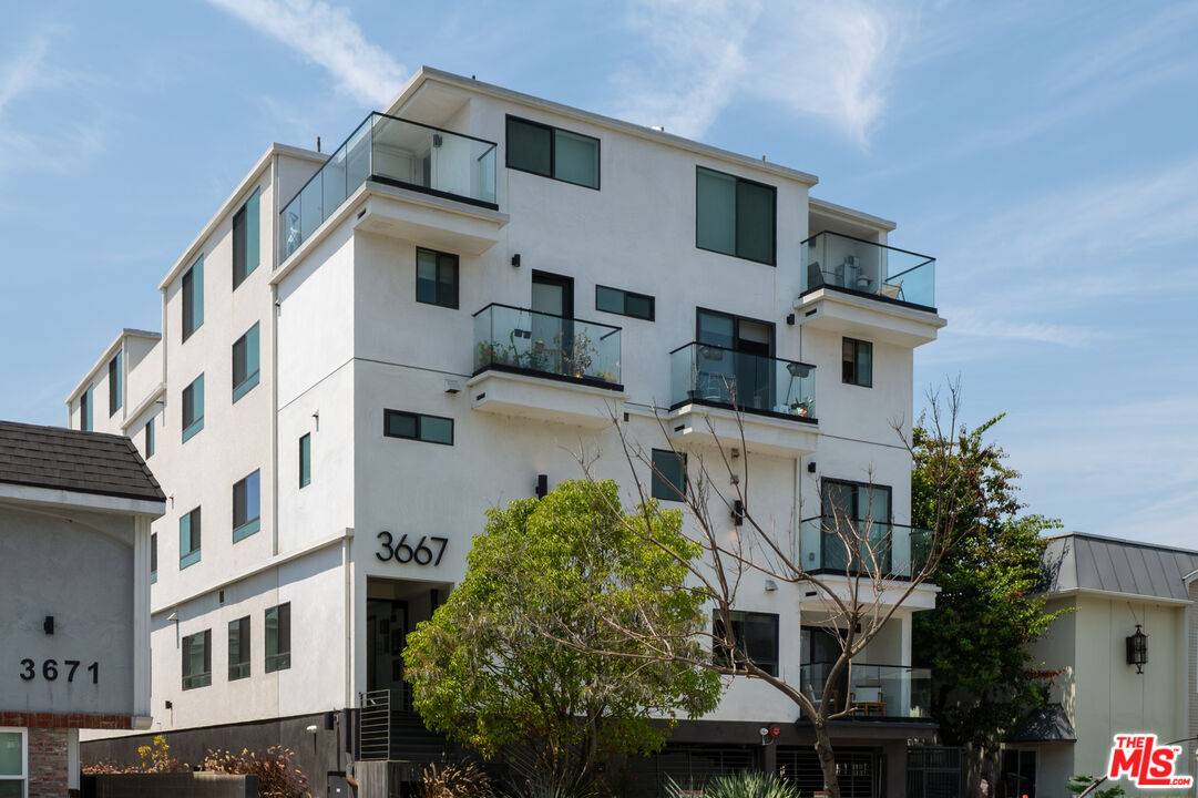 3667 Mentone Ave 14BR La