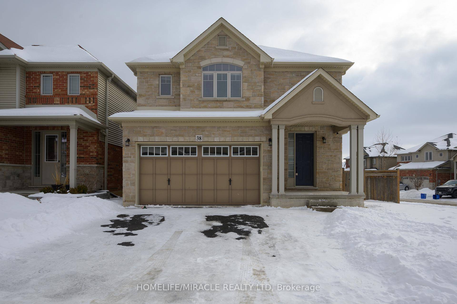 Welcome to this Gorgeous 4 1 bedroom, 4 washroom, modern Detached Home in a desirable neighbourhood of Hamilton with newly finished basement.