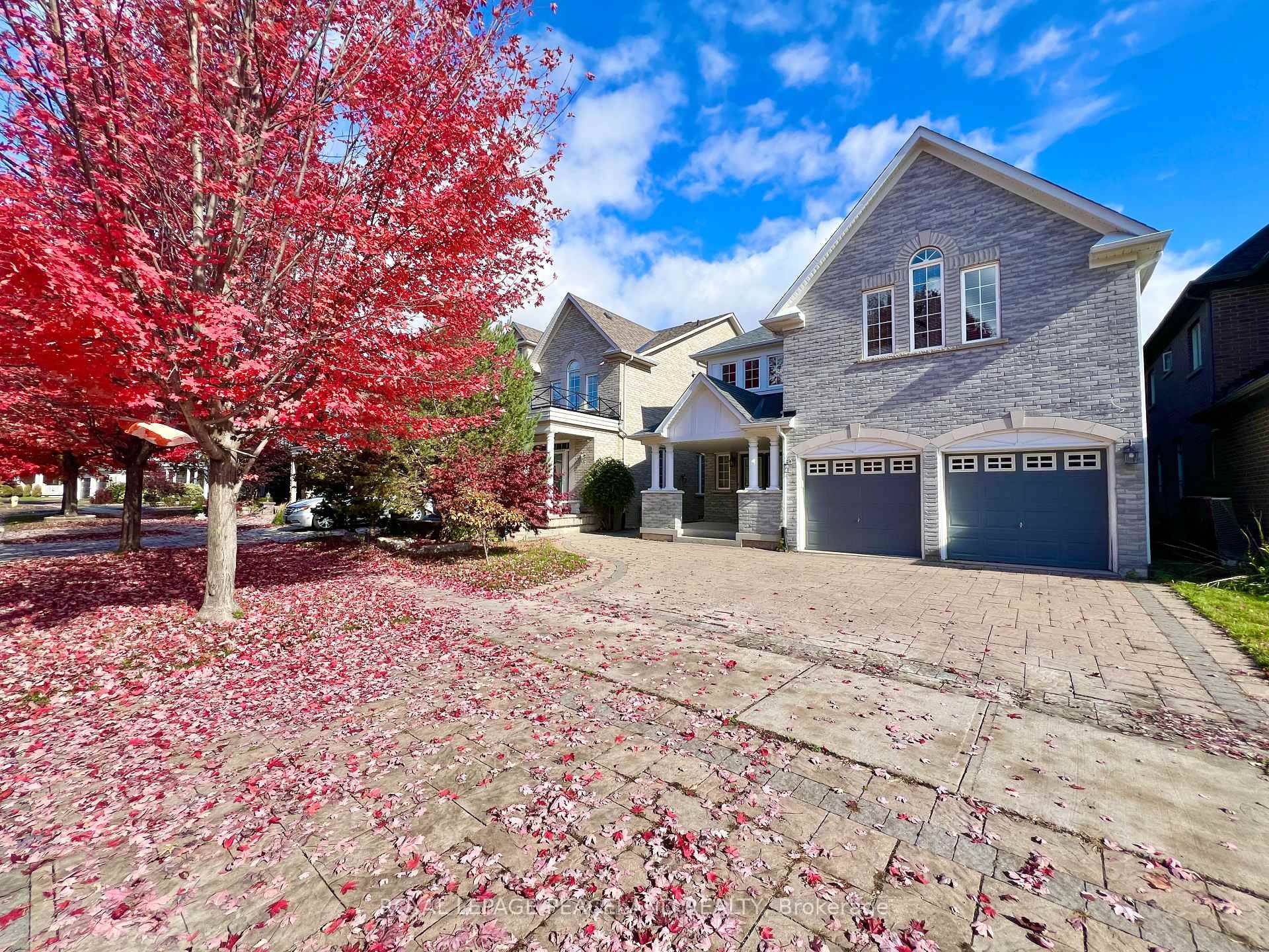 Back Onto Ravine ! Beautiful 4 2 Detached House In Berczy.