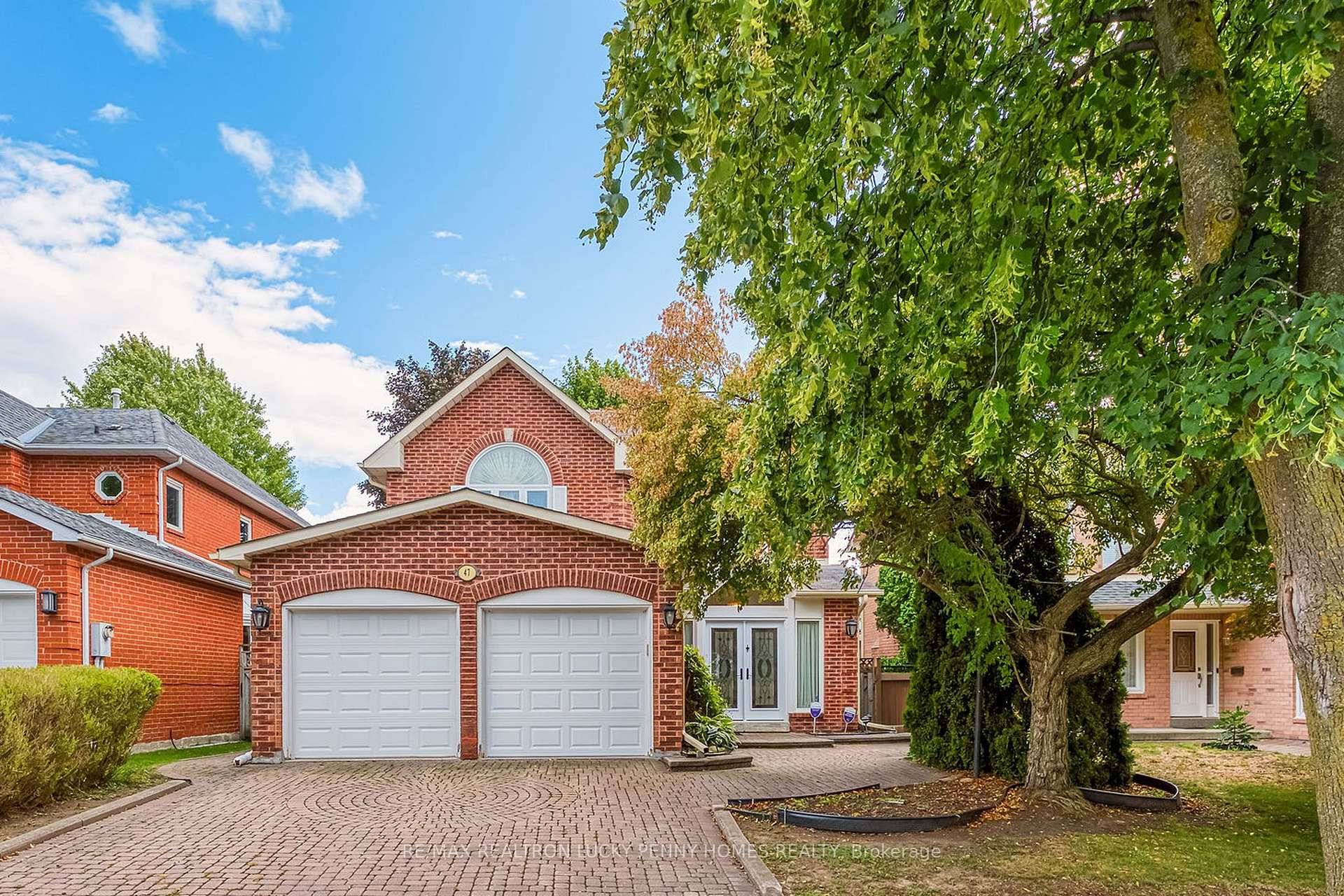 Discover 47 Tomlinson, a beautifully presented family residence offering space, style, and exceptional convenience in the heart of Unionville.