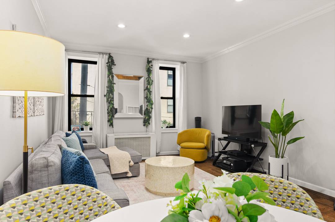 Spacious Corner One Bedroom in Prime Bay Ridge with Low Maintenance This bright and expansive pre war corner residence offers an exceptional combination of space, light, and value in the ...