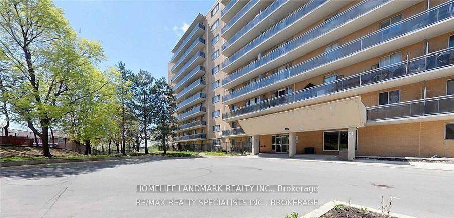 Gorgeous, Bright Spacious 2 Bedroom Condo Apartment At A Prime Location.
