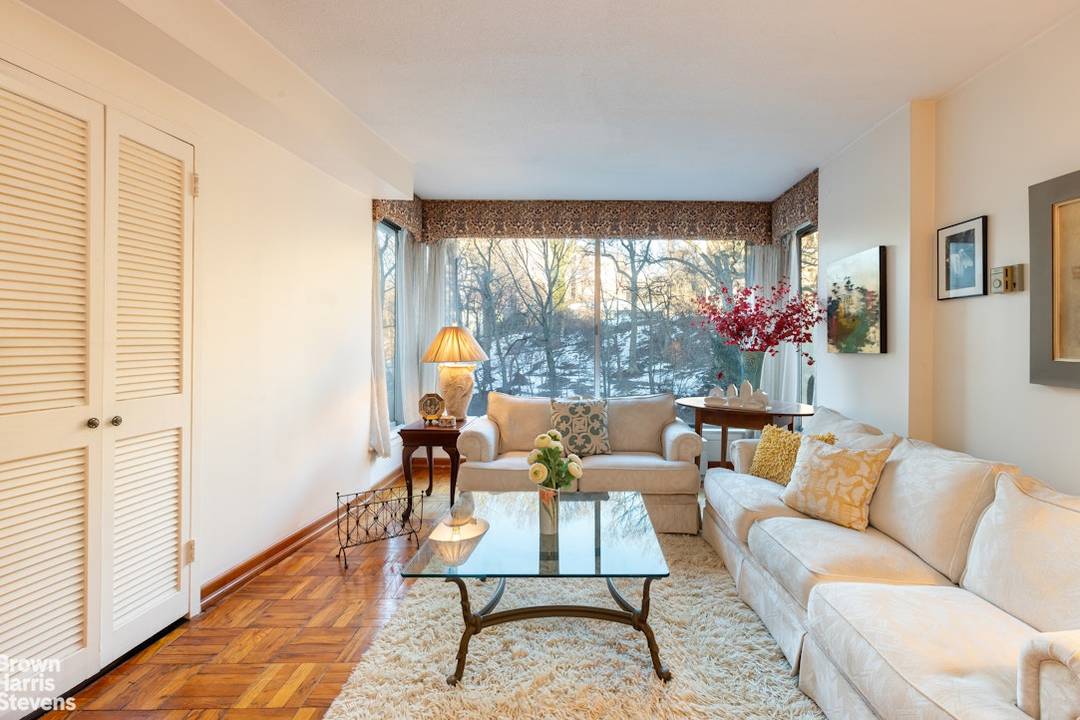 A fully furnished, move in ready one bedroom condo at Hayden on the Hudson just bring your suitcases.