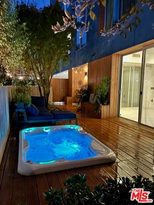 855  N Croft Ave 2BR Sunset Strip La