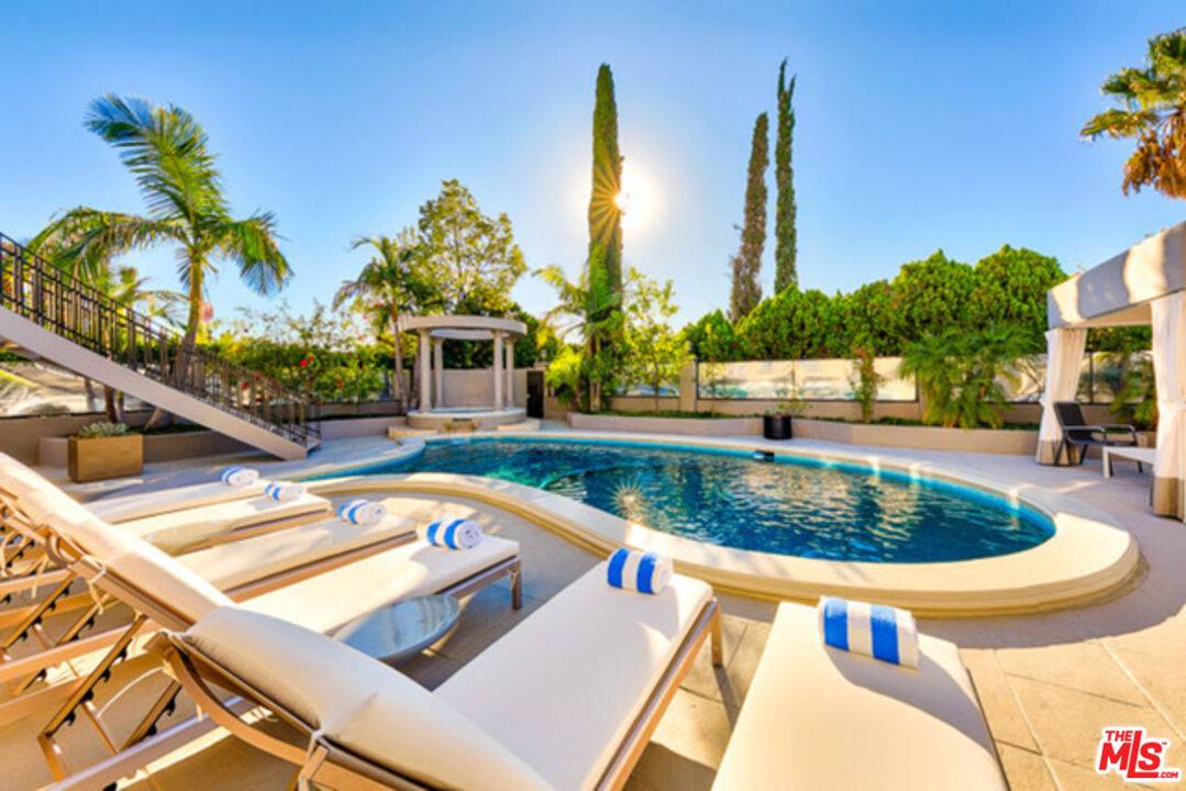 2463   Achilles Dr Hollywood Hills East LA