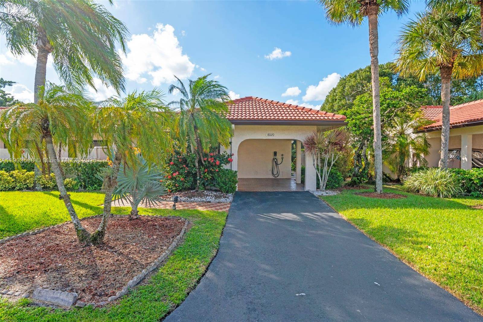 Stunning 2 Bedroom 2 Bathroom villa with 1856 SQ FT Under AC located in the The Green at Boca Lago gated 55 community.