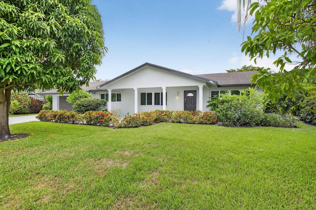 Gorgeous single family pool home in Delray Beach.