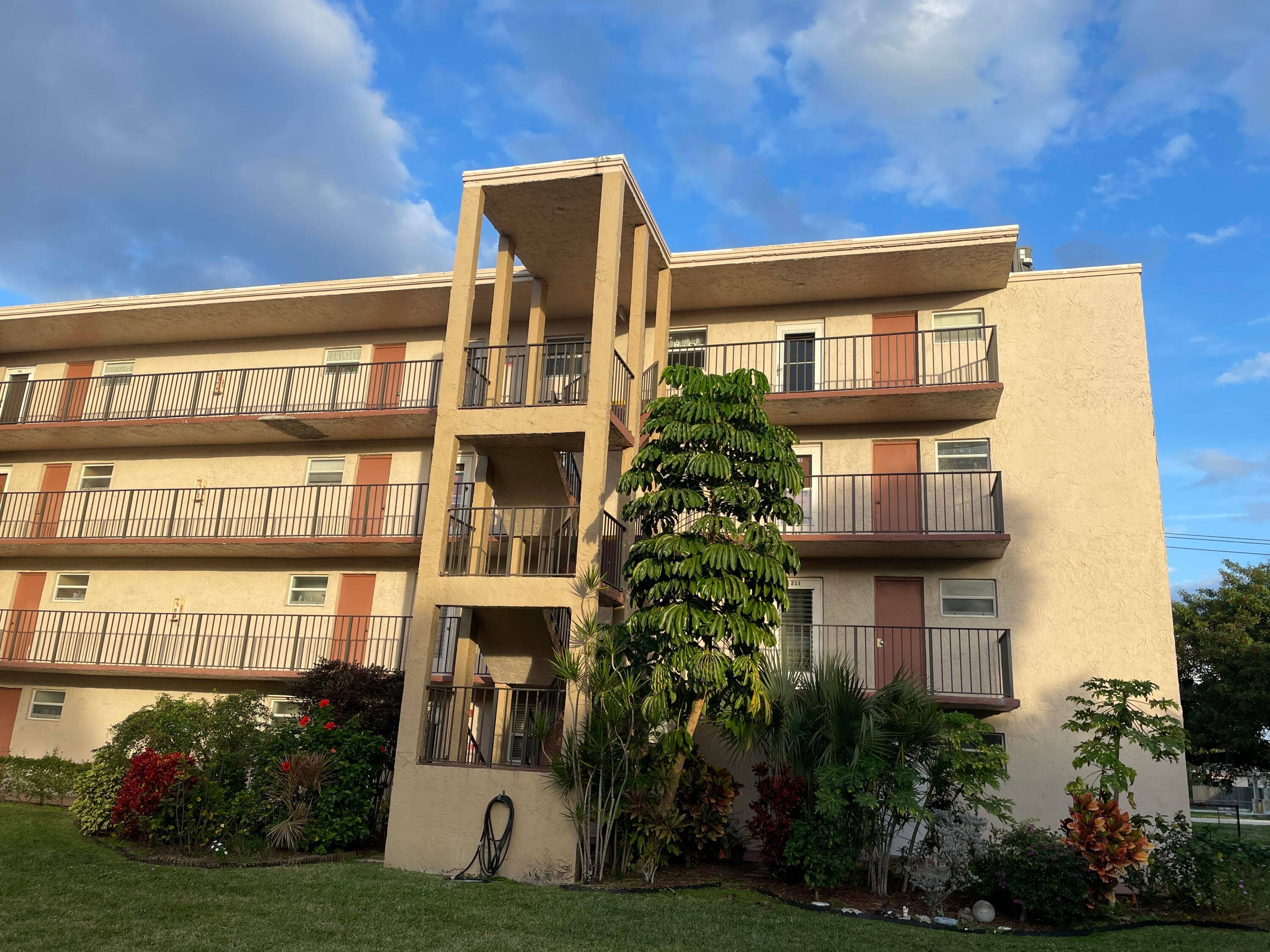 Motivated seller ! Recently remodeled with great view of Frost lake from balcony.