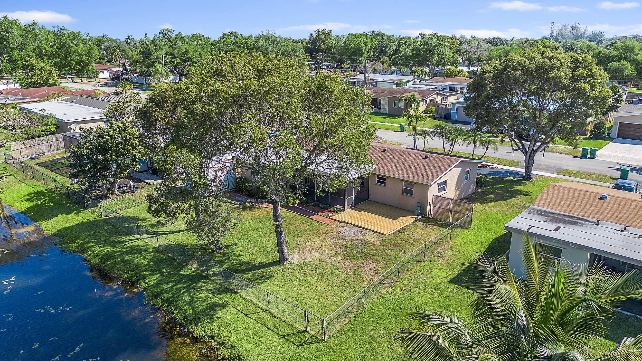 Cooper Colony's Newest Waterfront Gem !