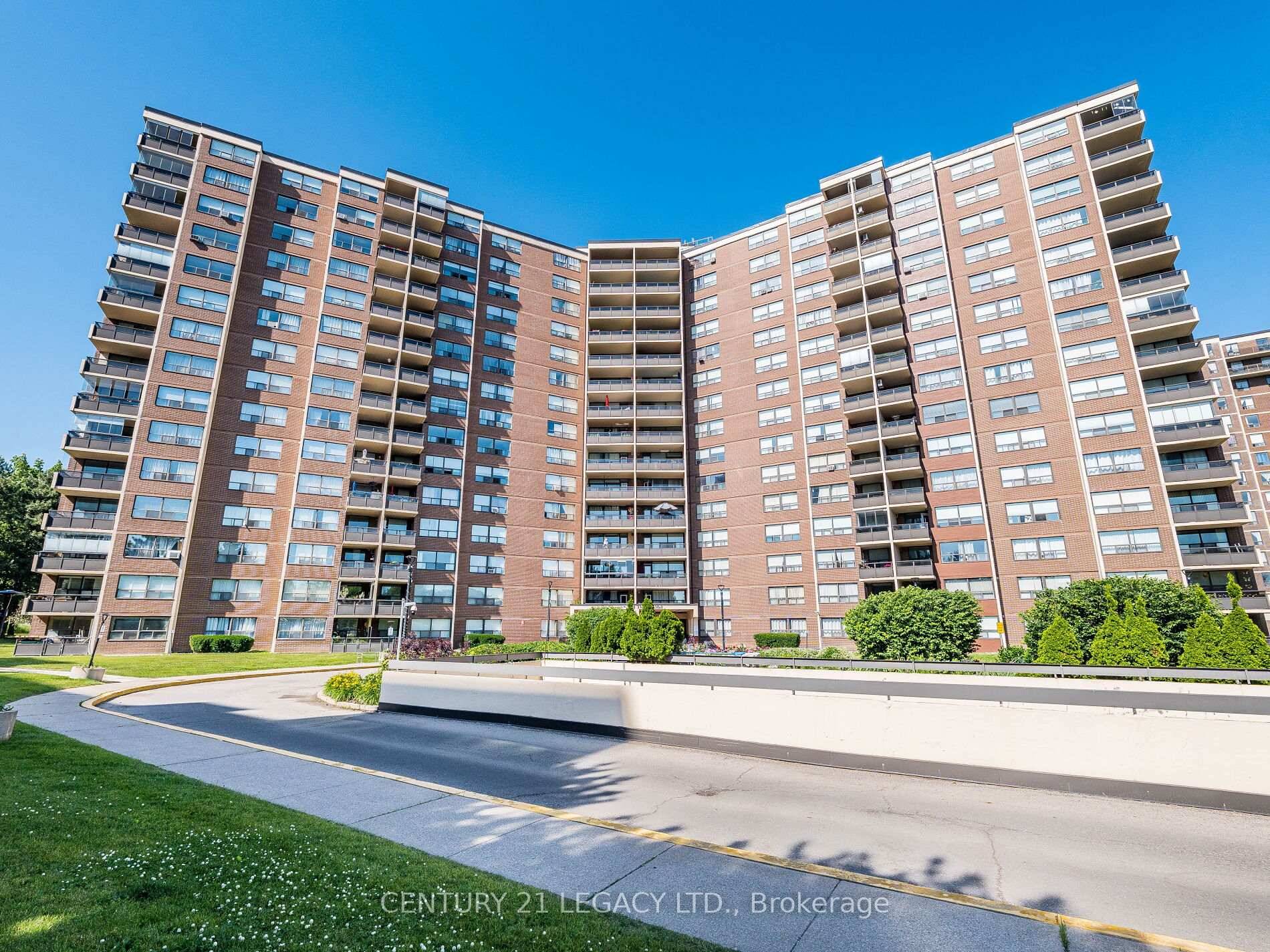 Welcome to this beautifully maintained 2 bedroom, 1 bathroom condominium, where comfort meets convenience.