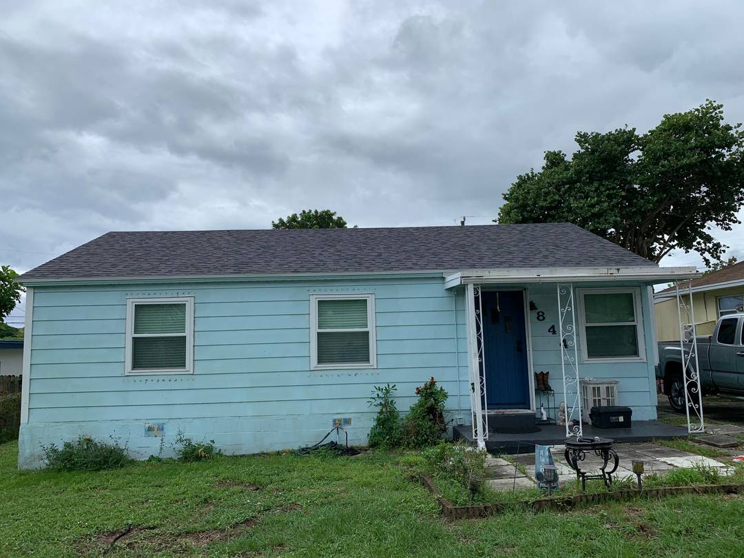 Prime location ! This charming starter home offers easy access to everything downtown West Palm Beach provides.