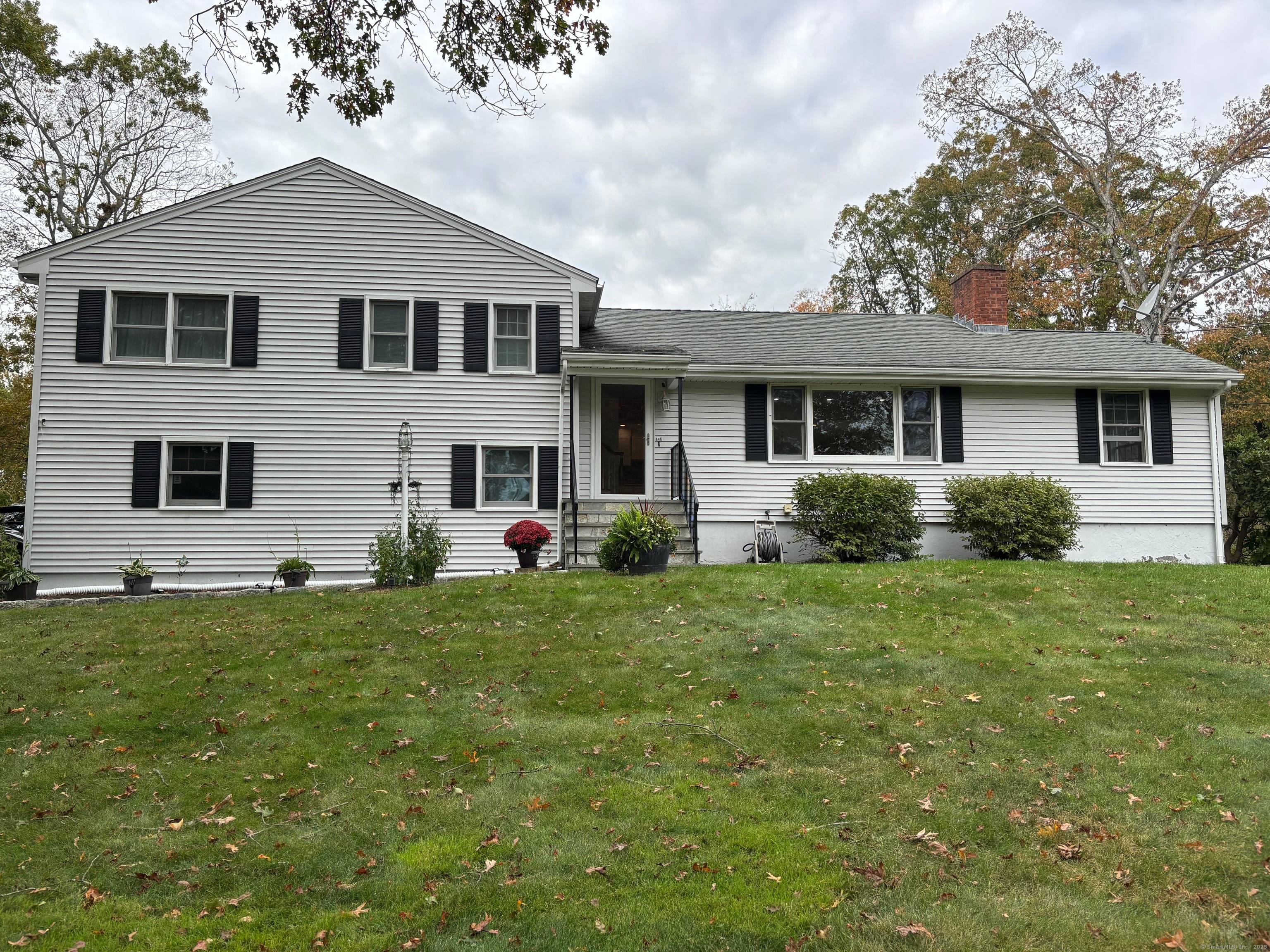 Move right into this 4bdrm.