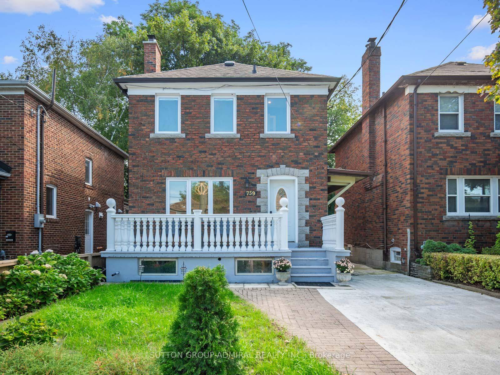 Nestled In The Heart Of Leaside, One Of Toronto's Most Sought After Neighbourhoods, This Spacious 3 Storey Detached Home At 759 Eglinton Ave E Boasts Over 3, 400 SqFt Of ...