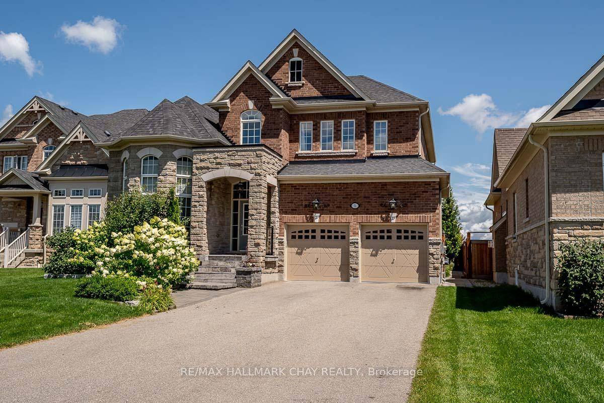 Discover Refined Living in This Luxurious Country Retreat.
