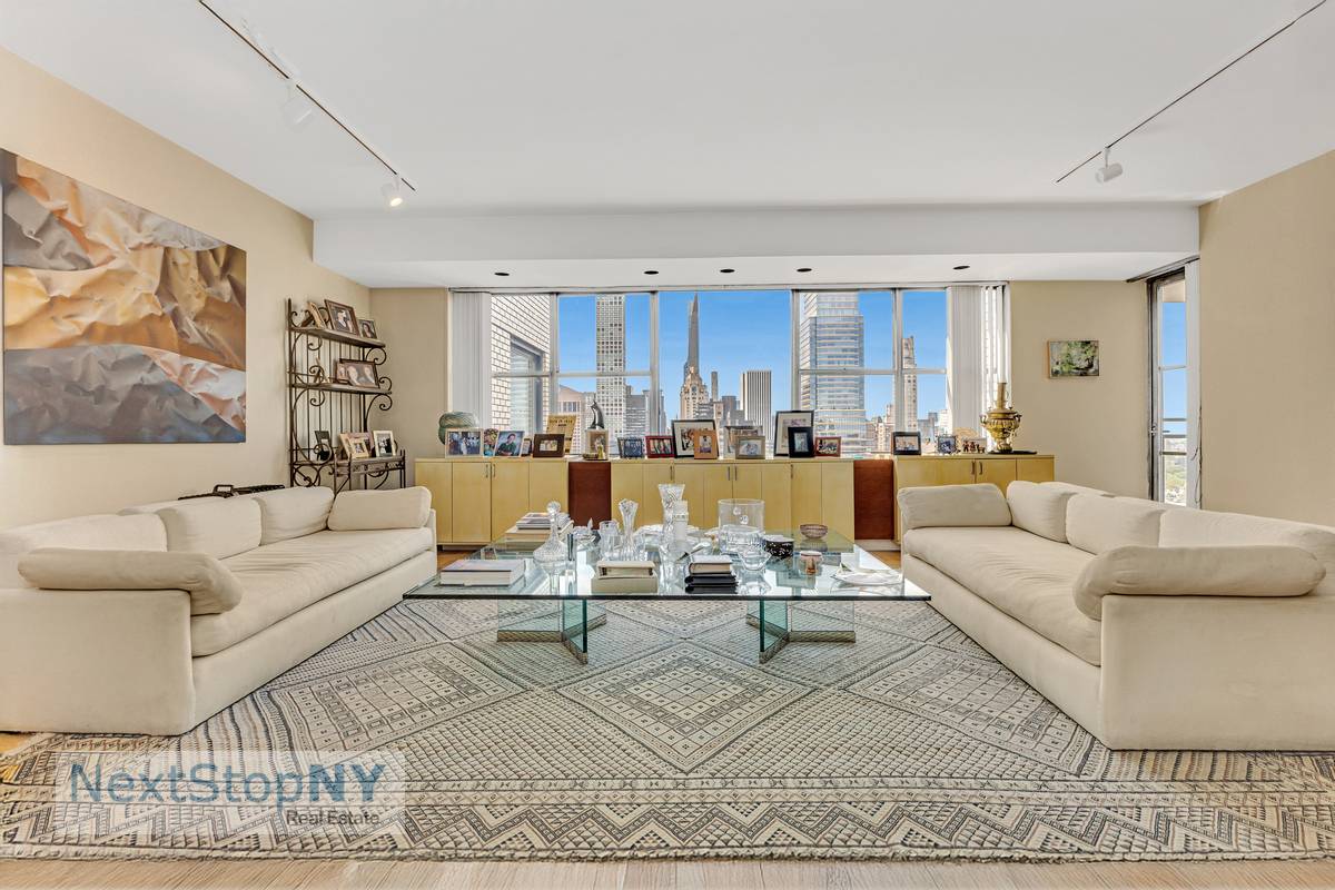 Penthouse in the Sky A Rare One Bedroom with Terrace and Iconic Views Experience luxury living with a sophisticated edge in this penthouse in the sky an expansive one bedroom, ...
