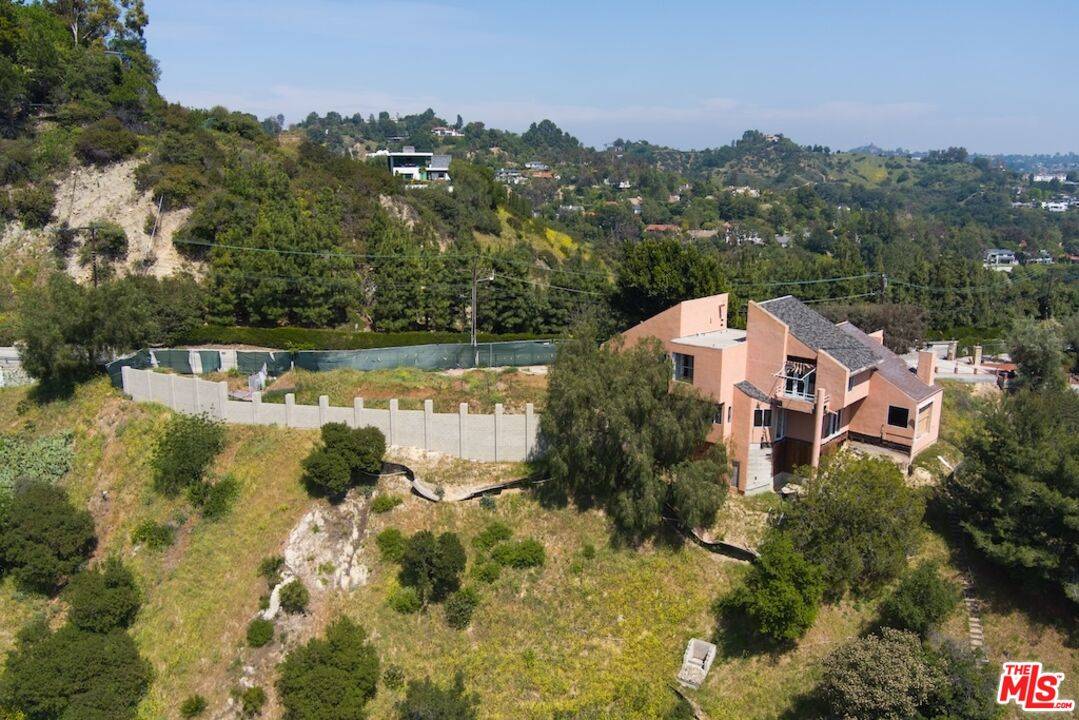 3025   Benedict Canyon Dr 4BR Beverly Hills Post Office | B.H.P.O. La