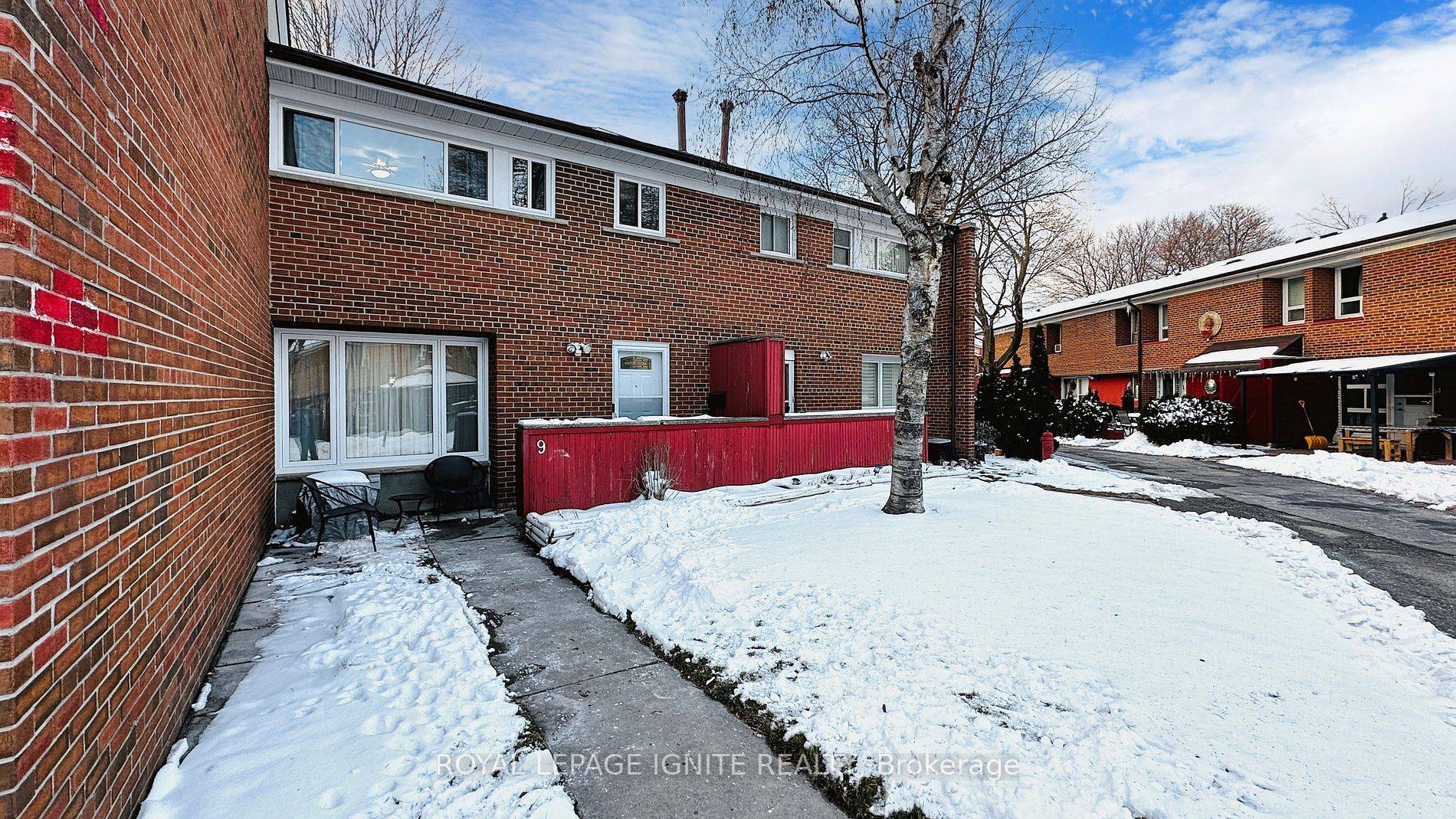 This is your chance to own a Townhouse at Condo prices.