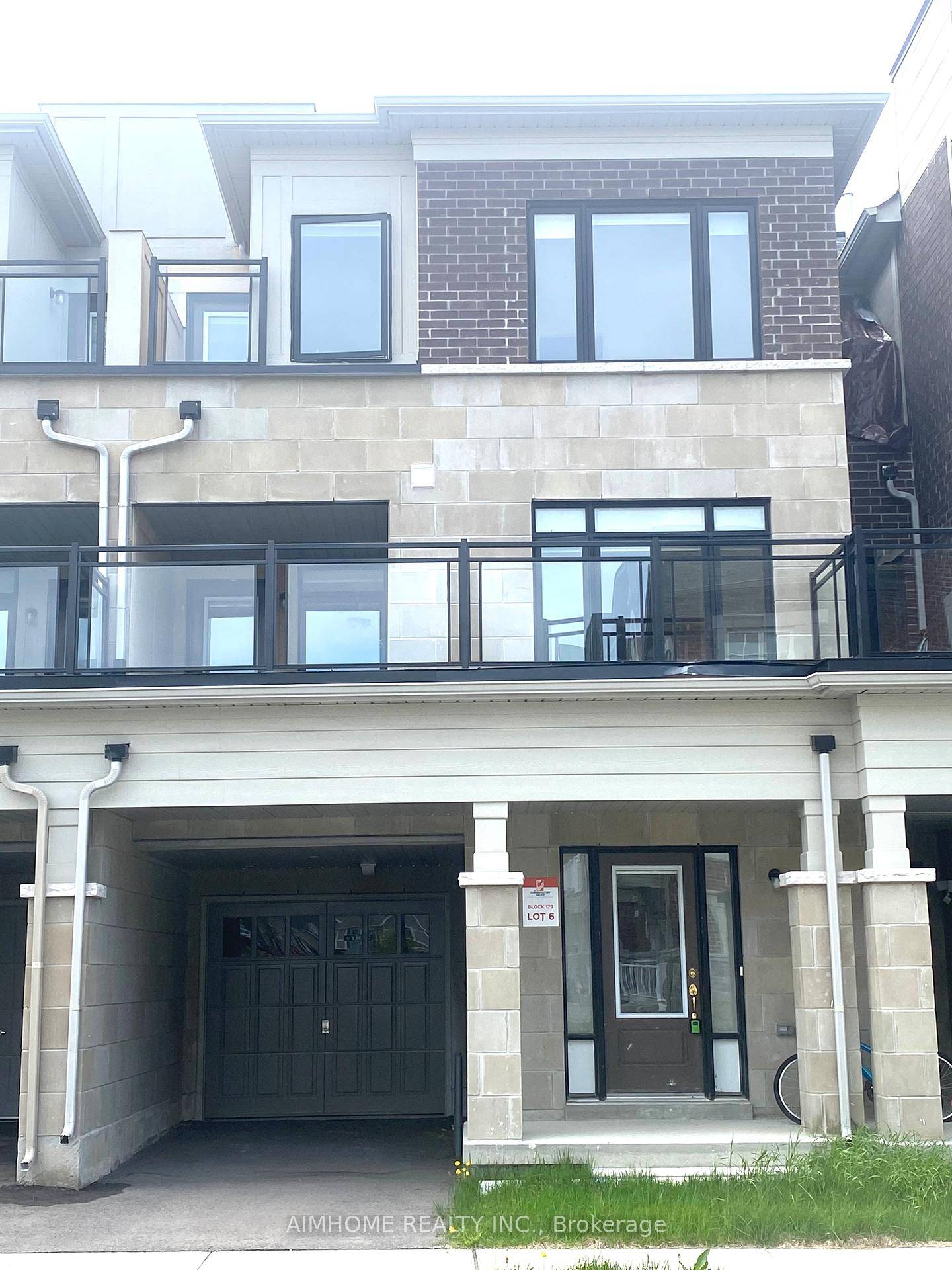 Brand New Beautiful 3 Bedroom 3 Baths rooms Townhouse In Prime Richmond Hill Area.