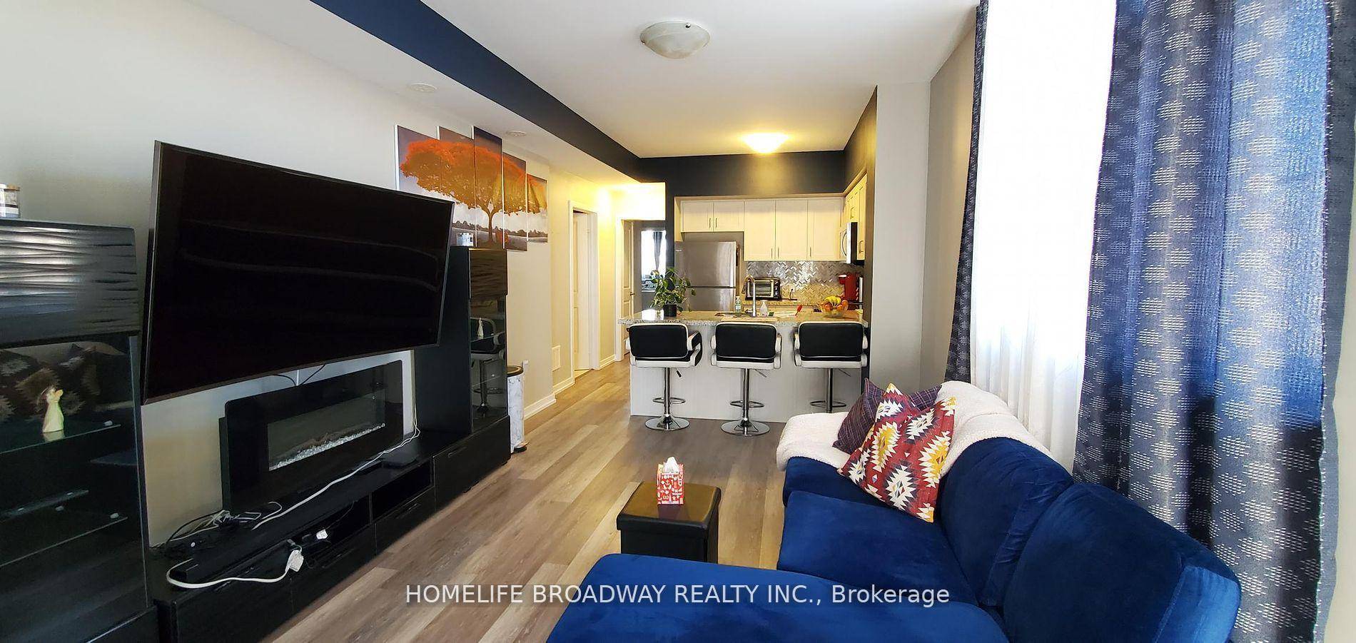 Corner unit, ample light well maintained