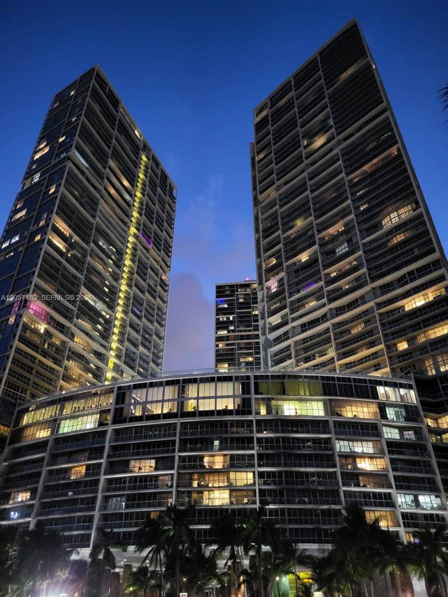 Turn Key, Fully Furnished 1 Bed 1 Bath Condo with Unobstructed Views Spectacular turn key, fully furnished 1 bedroom, 1 bathroom condo offering breathtaking, unobstructed views of the Miami River ...