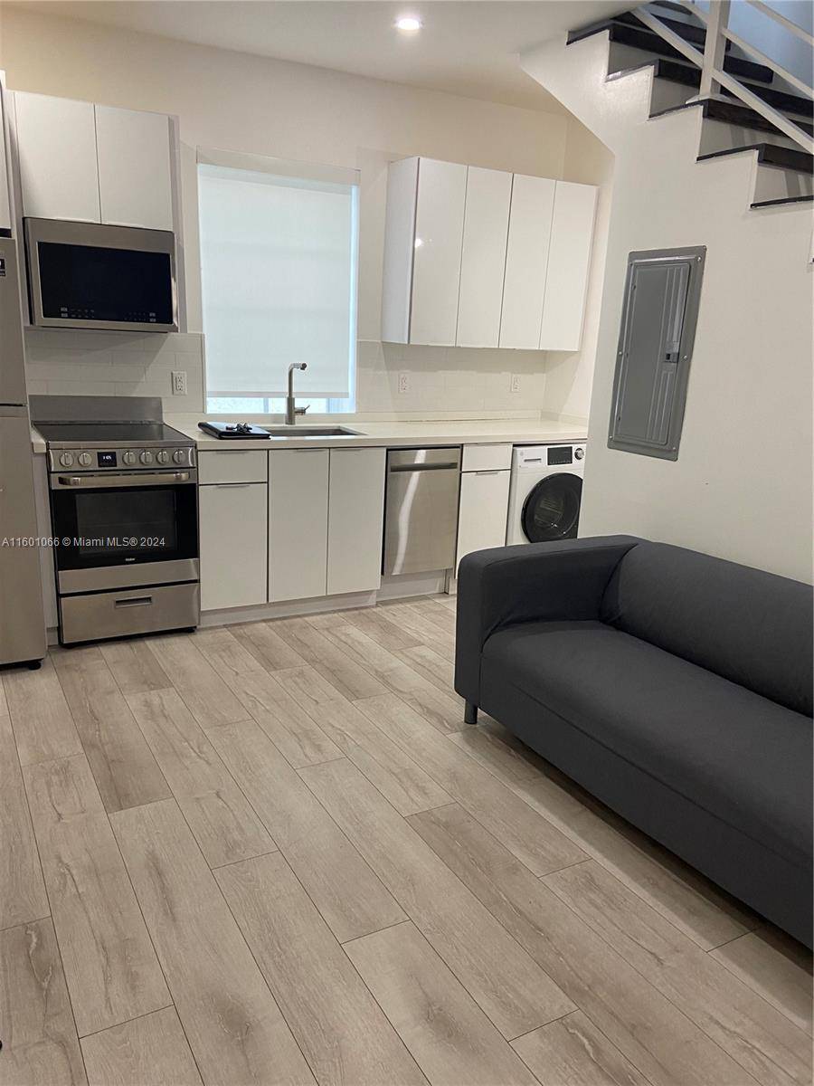 Great investment property with good return, boutique apartment with all stainless steel appliances which include combo washer amp ; Dryer, Refrigerator, dishwasher, electric stove, microwave.