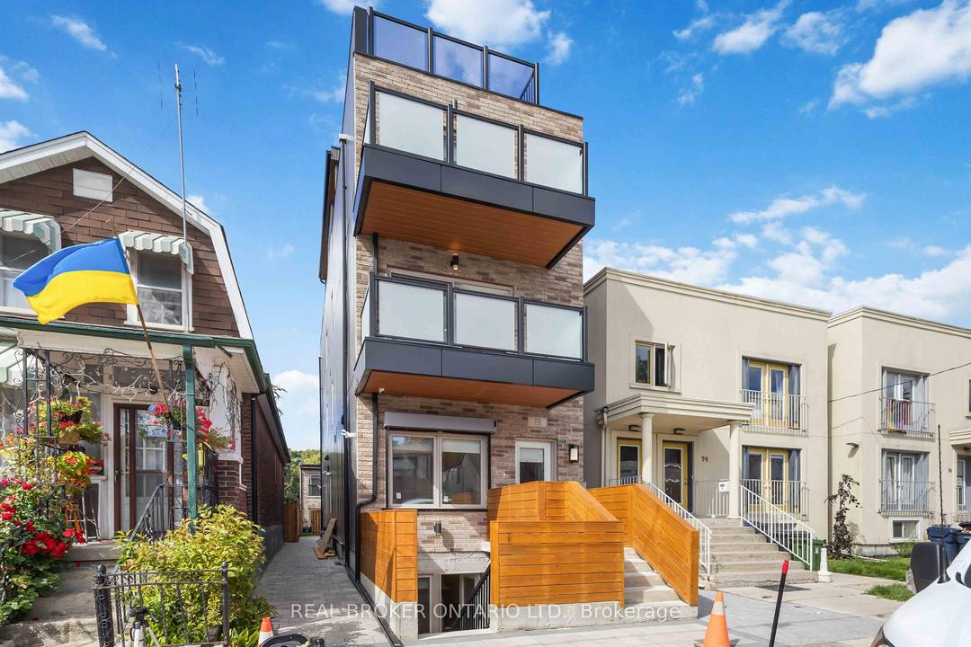 Unit B at Jones House offers 910 square feet of functional living with three true bedrooms and two full bathrooms, making it an excellent value in the heart of Leslieville.