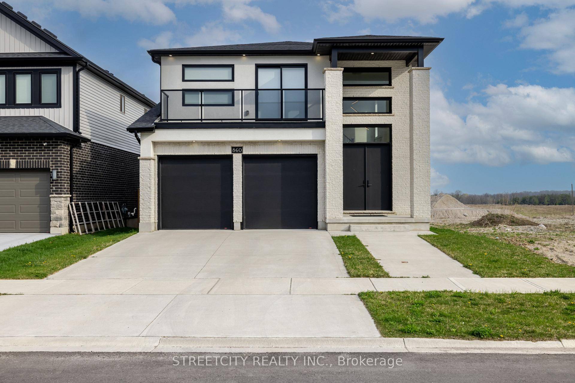 Situated in the prestigious neighbourhood of Uplands North, step into this beautifully designed 4 bedroom, 3 bathroom home just 5 years young and radiating with modern elegance.