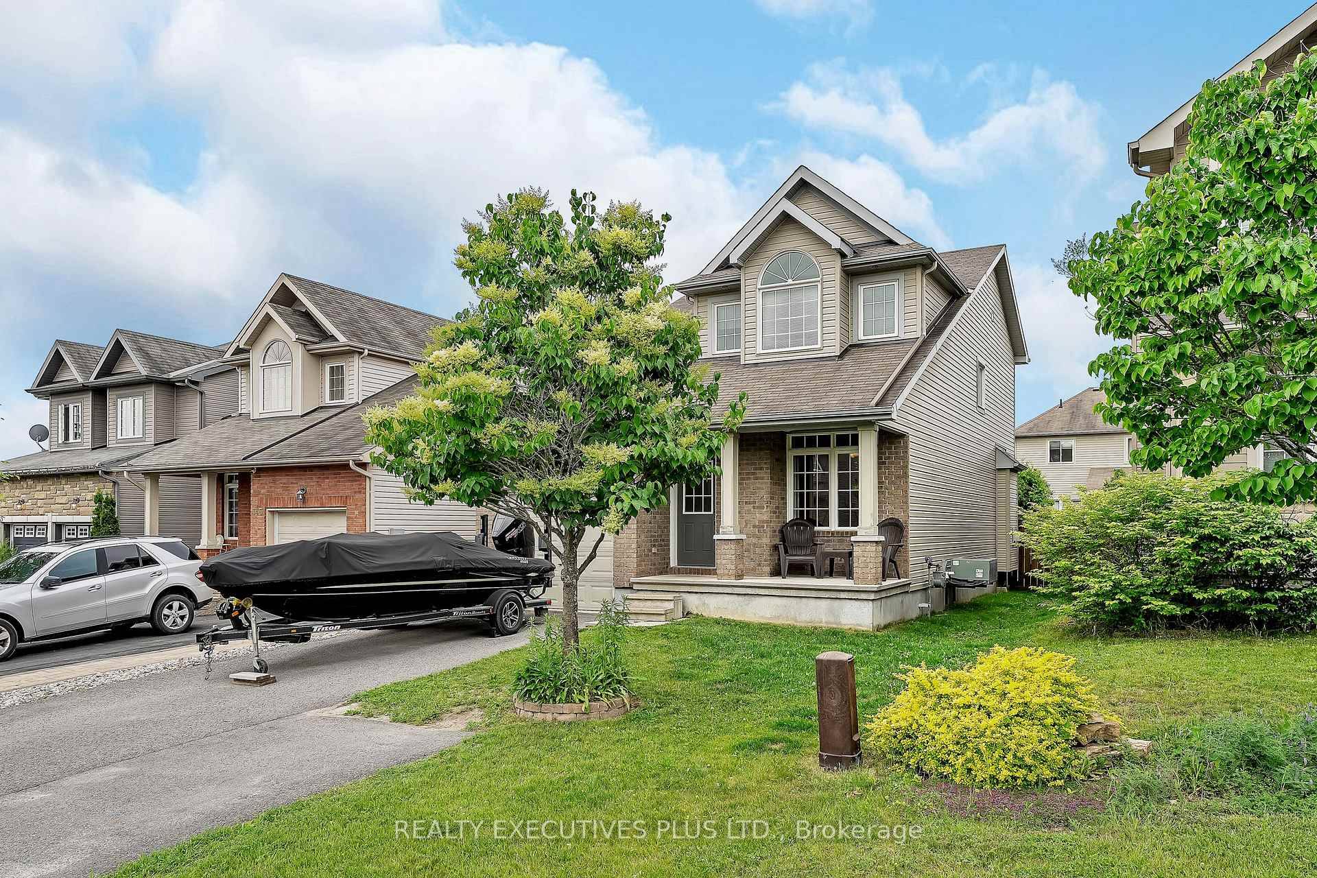 Welcome to this well maintained, original owner home offering 1, 615 sq.