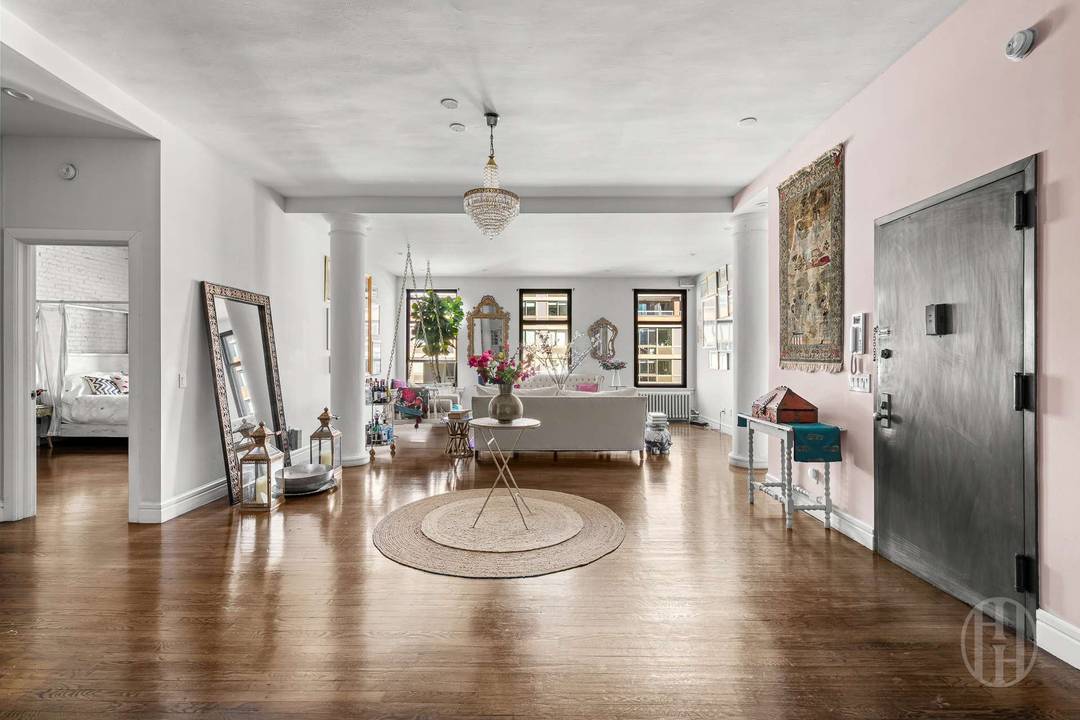 SPECTACULAR 2, 000 SQ FT BEAU ARTS LOFT Upon entering this two bedroom, two bathroom loft apartment, you will be transported from the urban energy of New York City to ...