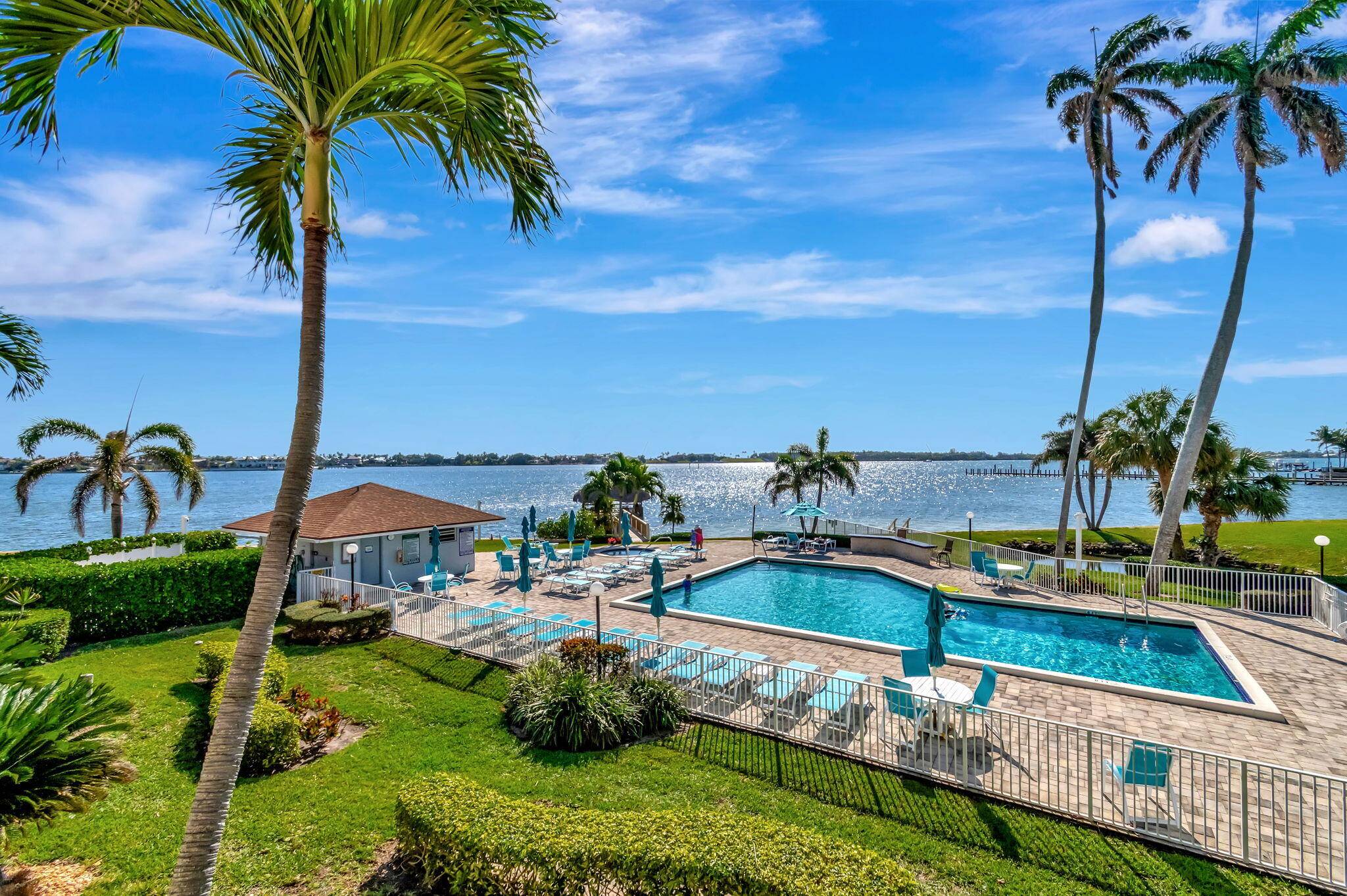 Wake up to shimmering Intracoastal vistas !