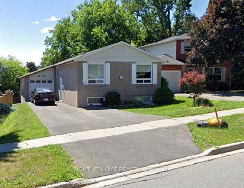 Spacious Legal renovated 3 Bedroom Main Floor Only Unit A Raised Bungalow Main Floor Renovated Kitchen With Quartz Counters And Marble Backsplash, Gas Fireplaces, Renovated Bathroom, Close To Yonge St.