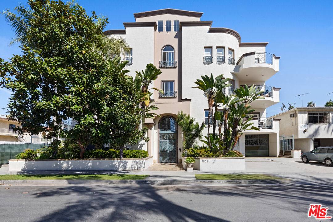 1862 S Bentley Ave 3BR Beverlywood La