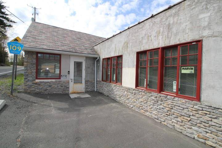 This Commerical building and property is located on one of the busiest intersections,,, Route 42 and Kiamesha lake Road.