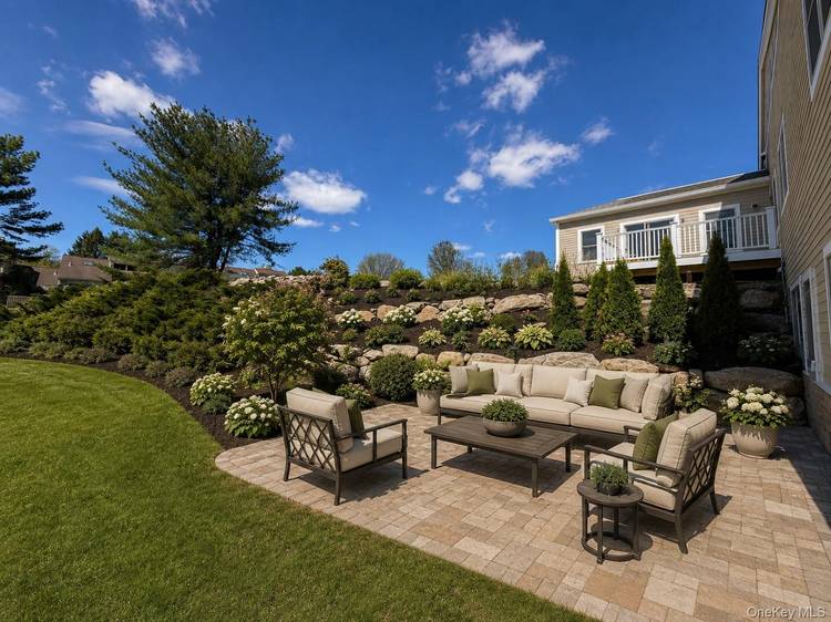 Welcome to Lakeview Lofts A newly constructed collection of Boutique Luxury Waterfront rental residences in South Salem, offering refined one level living in a peaceful natural setting.