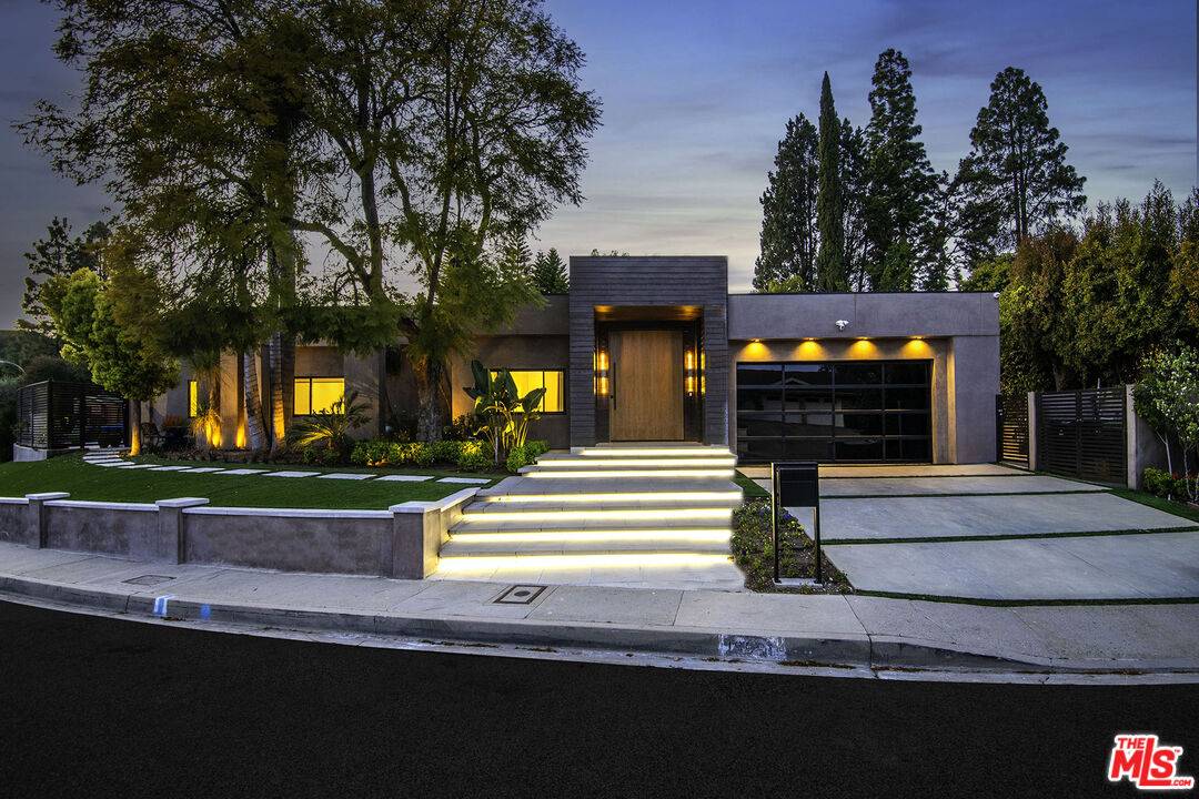 16601 Park Lane Cir 4BR Brentwood La