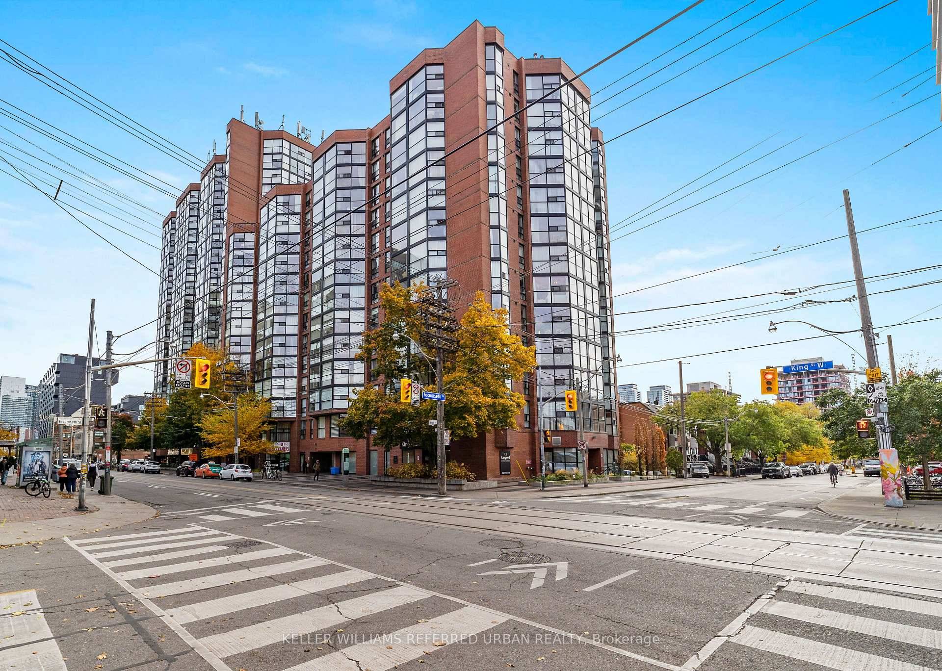 Bright and Sunny ! ! This One Bedroom plus Den Condo, could be your new home in King West, Downtown Toronto.